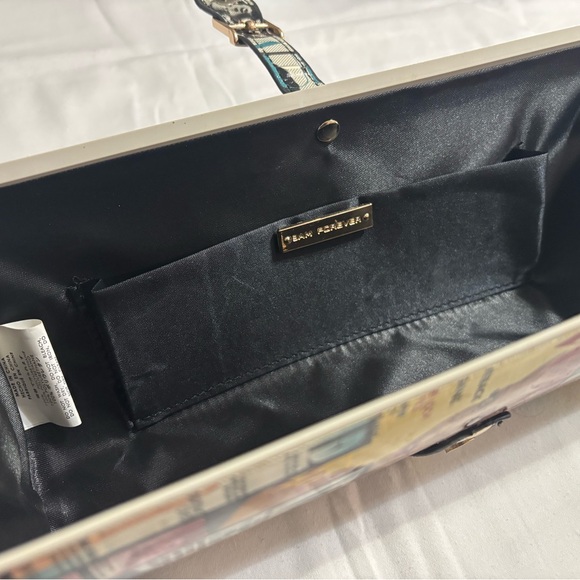 3AM Forever Celebrity Collage Clutch w/ Gold Chain Strap - Picture 4 of 5